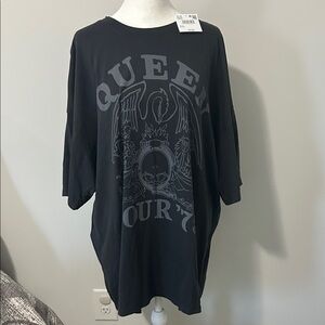 Queen Tour ‘75 Oversized AE Band Tee Size L/XL